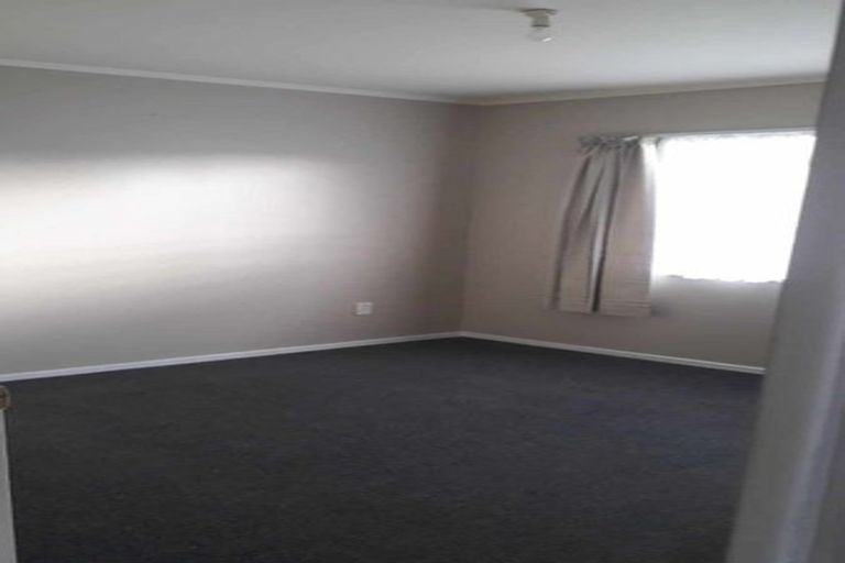 Photo of property in 1f2 Glenbrook Grove, Naenae, Lower Hutt, 5011
