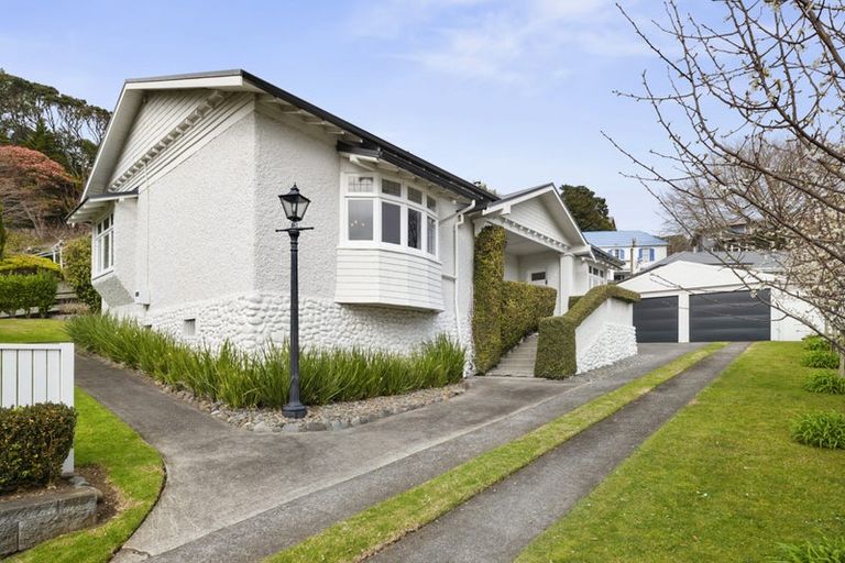 Photo of property in 70 Morley Street, New Plymouth, 4310