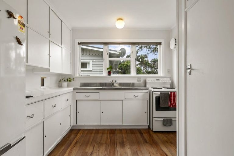 Photo of property in 34 Silverbirch Grove, Churton Park, Wellington, 6037