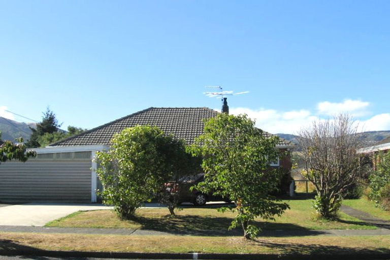 Photo of property in 13 Ngata Grove, Trentham, Upper Hutt, 5018