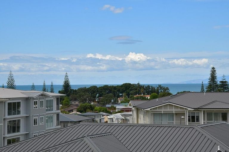 Photo of property in 61 Landmark Terrace, Orewa, 0931