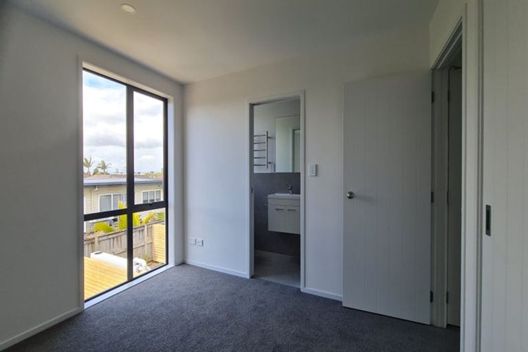 Photo of property in 2 Rimu Road, Mangere Bridge, Auckland, 2022