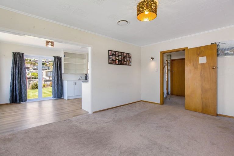 Photo of property in 14 Rospeath Crescent, Spotswood, New Plymouth, 4310