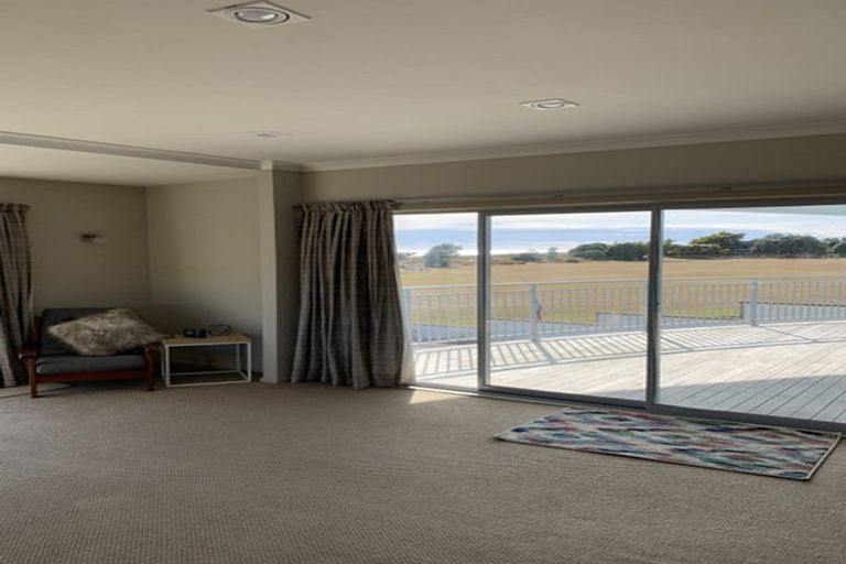 Photo of property in 1011 Papamoa Beach Road, Papamoa Beach, Papamoa, 3118