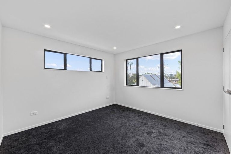 Photo of property in 27 Whiteywood Street, Westgate, Auckland, 0814