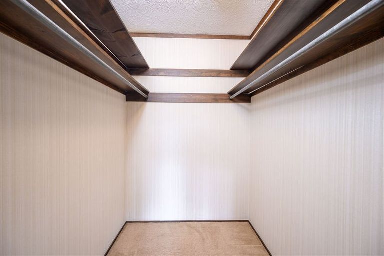 Photo of property in 19 Blundell Place, Chatswood, Auckland, 0626