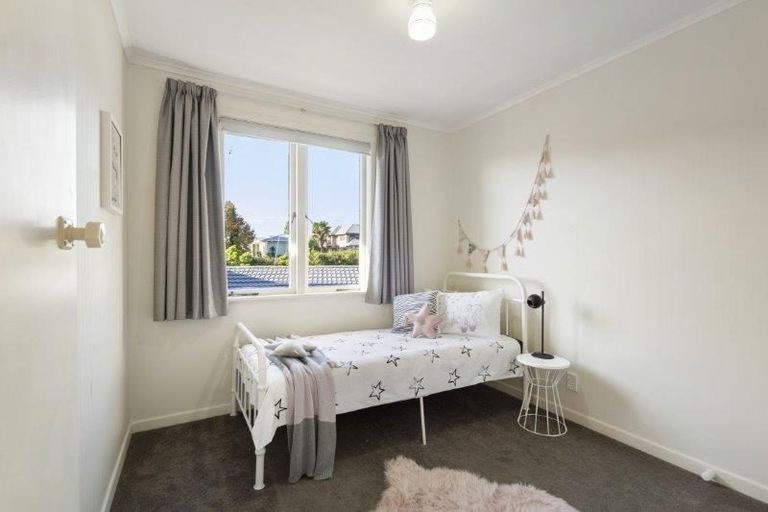 Photo of property in 67 Mcleod Road, Te Atatu South, Auckland, 0610