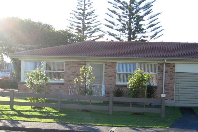 Photo of property in 4/19 Moana Avenue, Orewa, 0931