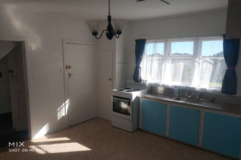 Photo of property in 63 Golf Road, New Lynn, Auckland, 0600