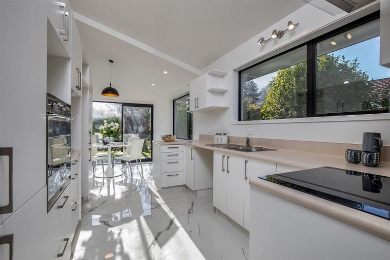 Photo of property in 214 Riverlaw Terrace, Saint Martins, Christchurch, 8022