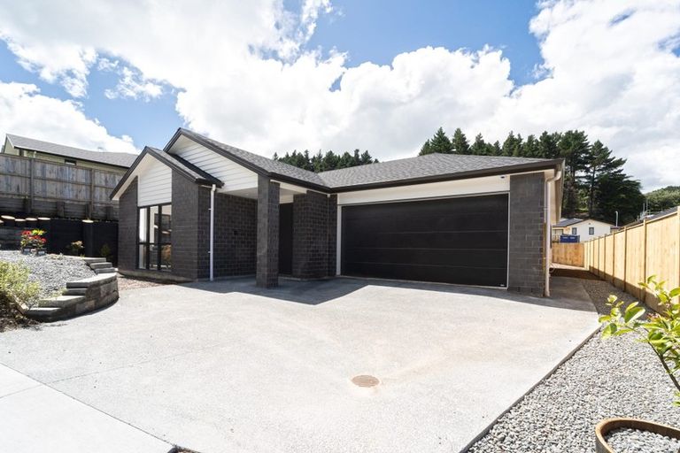 Photo of property in 4 Maraeariki Avenue, Orewa, 0931