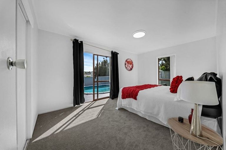Photo of property in 59 West Harbour Drive, West Harbour, Auckland, 0618