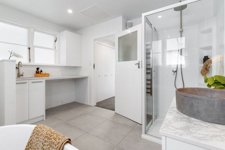 Photo of property in 25 Cambridge Terrace, Masterton, 5810