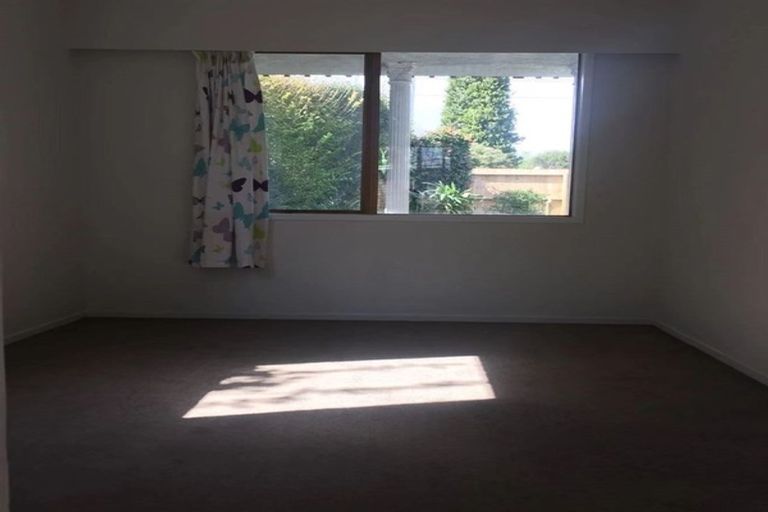 Photo of property in 12 Rathgar Road, Henderson, Auckland, 0610