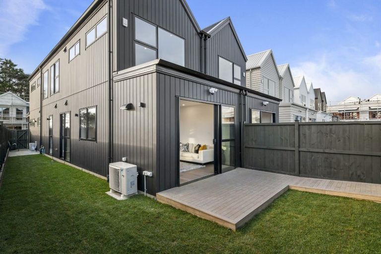 Photo of property in 32 Yellow Pear Lane, Karaka, 2578