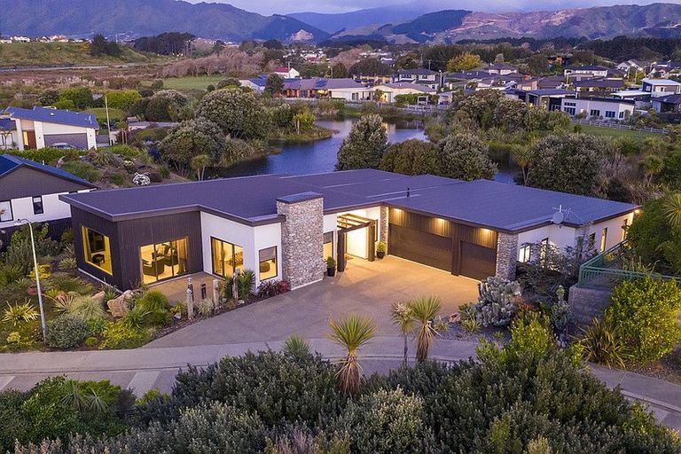 Photo of property in 14 Takahe Drive, Paraparaumu Beach, Paraparaumu, 5032