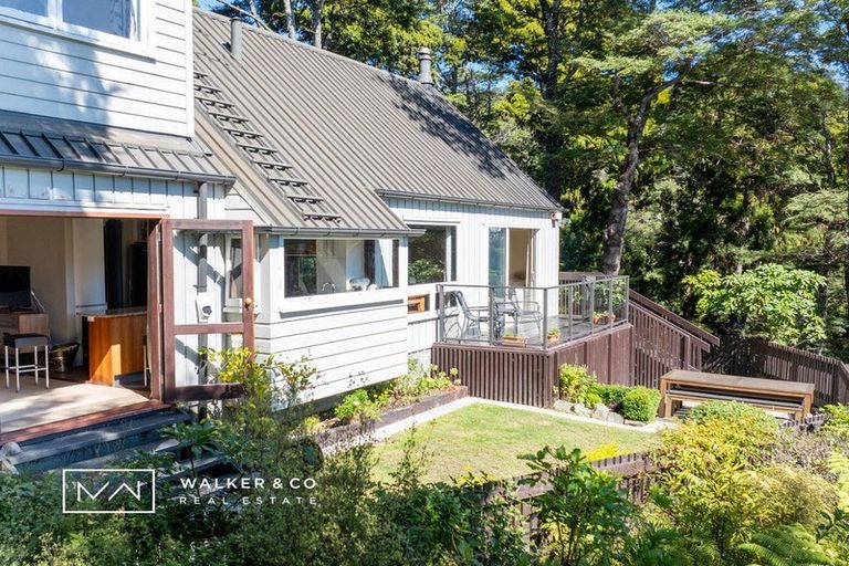 Photo of property in 10 Tiniroa Grove, Silverstream, Upper Hutt, 5019