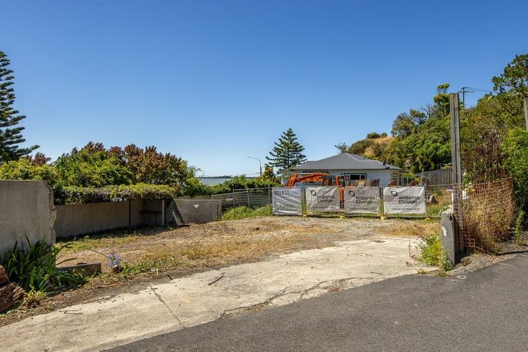 Photo of property in 1 The Brae, Mount Pleasant, Christchurch, 8081