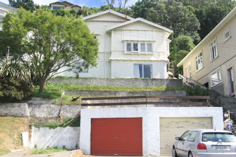 Photo of property in 72 Mitchell Street, Brooklyn, Wellington, 6021