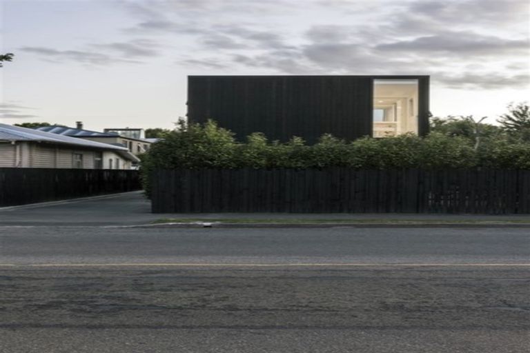 Photo of property in 12 Edgeware Road, St Albans, Christchurch, 8014