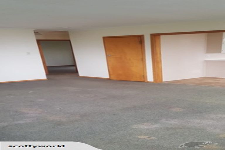 Photo of property in 4f2 Glanmire Road, Newlands, Wellington, 6037