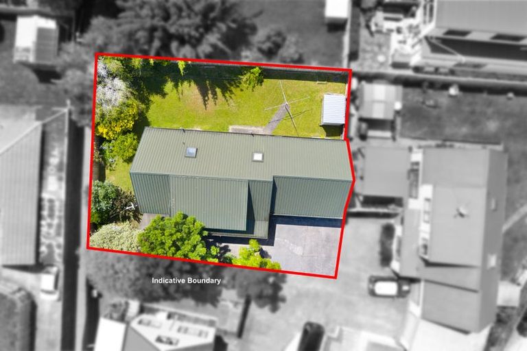 Photo of property in 2/29 Humphrey Kemp Avenue, Henderson, Auckland, 0612