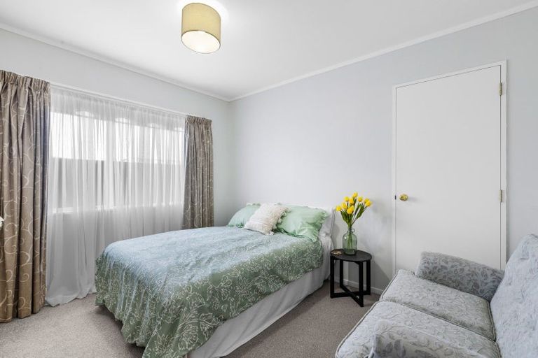 Photo of property in 3b Mcgowan Place, Orewa, 0931