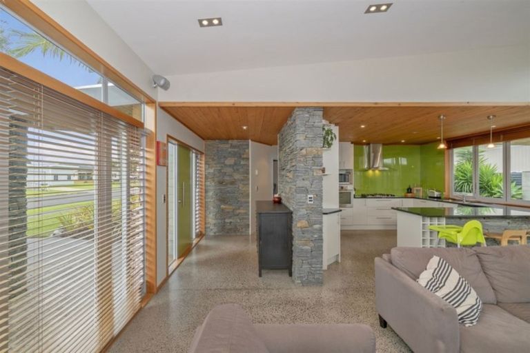 Photo of property in 20 Pacific Place, Whitianga, 3510