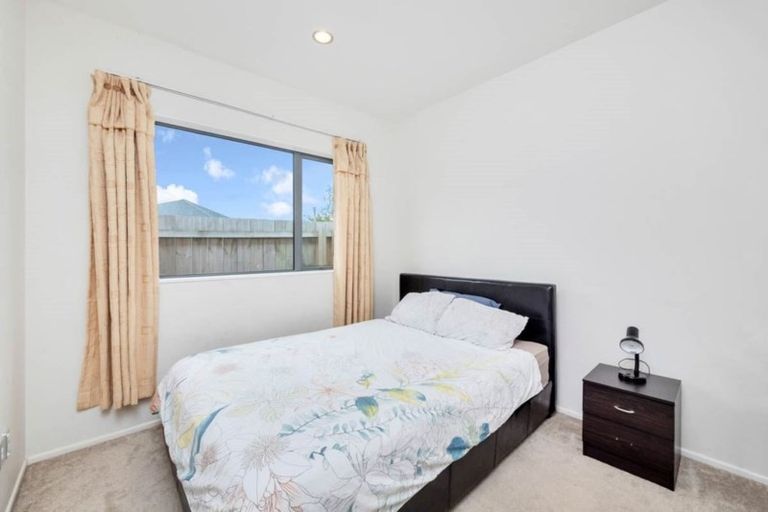Photo of property in 17 Clendon Place, Manurewa, Auckland, 2102