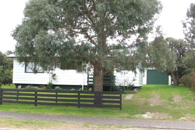 Photo of property in 15 Pauanui Beach Road, Pauanui, Hikuai, 3579