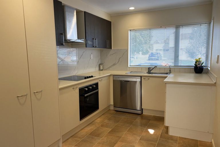 Photo of property in 17 Kona Crescent, Henderson, Auckland, 0610