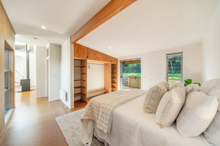 Photo of property in 100 Motuhara Road, Plimmerton, Porirua, 5026
