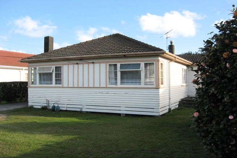 Photo of property in 82 Main Road, Wainuiomata, Lower Hutt, 5014