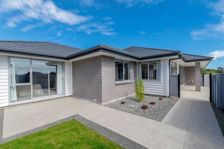 Photo of property in 18 Morepork Drive, Waikanae, 5036
