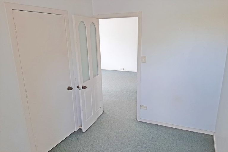 Photo of property in 42 Mildmay Road, Henderson, Auckland, 0610