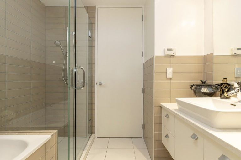 Photo of property in 110 Lake Terrace, Taupo, 3330