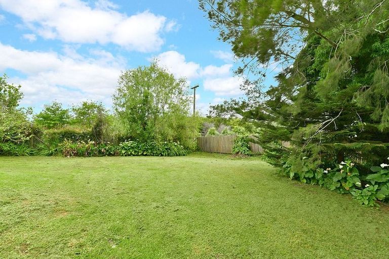 Photo of property in 2127 East Coast Road, Stillwater, Silverdale, 0993