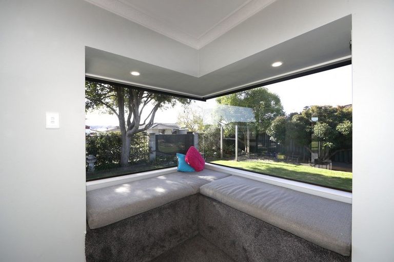 Photo of property in 28 Chester Street, Taradale, Napier, 4112