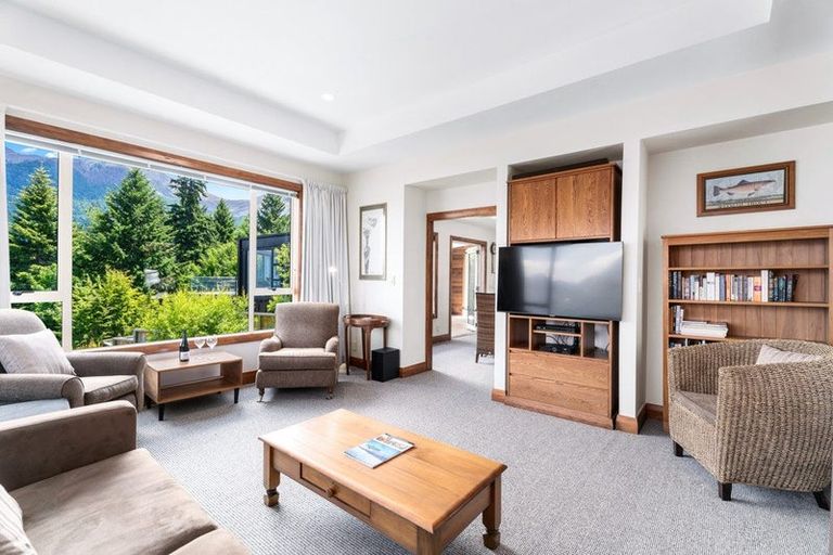 Photo of property in 25b Vancouver Drive, Queenstown, 9300