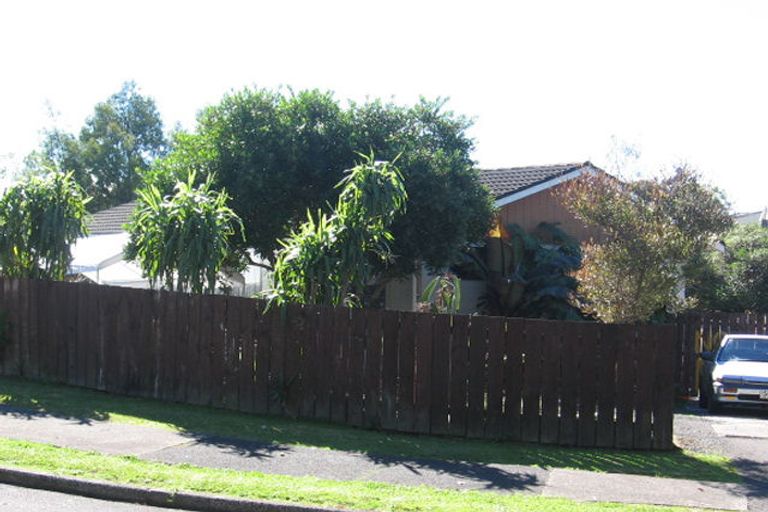 Photo of property in 7 Glucina Place, Glen Eden, Auckland, 0602