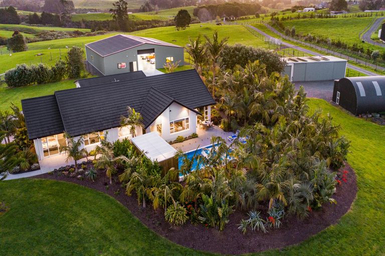Photo of property in 129 Ostrich Farm Road, Pukekohe, 2676