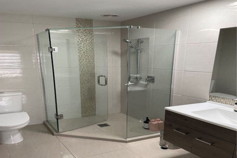 Photo of property in 221 Hobsonville Point Road, Hobsonville, Auckland, 0616