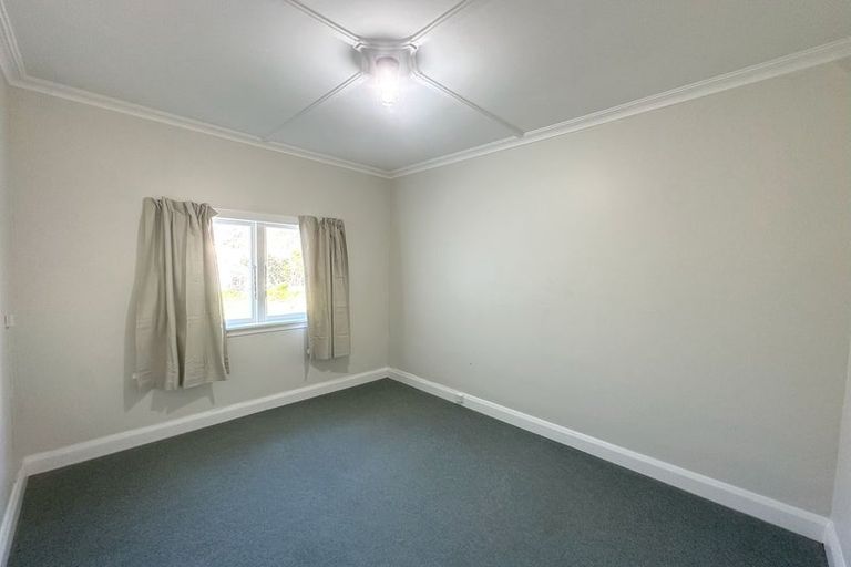 Photo of property in 18-18a Ludlam Crescent, Woburn, Lower Hutt, 5010