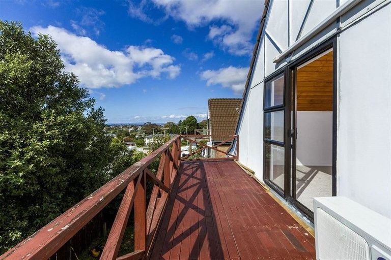Photo of property in 5/11 Hall Road, Glenfield, Auckland, 0629