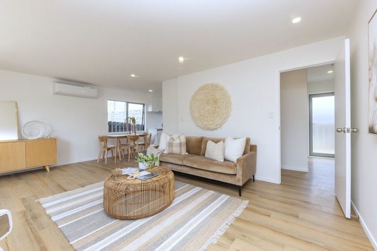 Photo of property in 58a Cedar Heights Avenue, Massey, Auckland, 0614