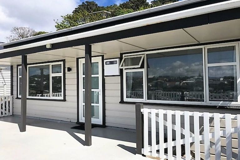 Photo of property in 19 Charlotte Avenue, Brooklyn, Wellington, 6021