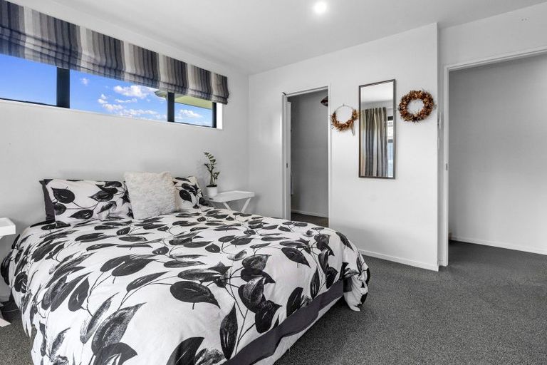 Photo of property in 15 Pohutukawa Parade, Riverhead, 0820