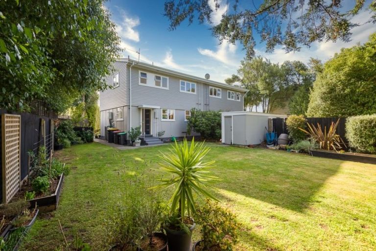 Photo of property in 37 Kowhai Terrace, Saint Martins, Christchurch, 8022