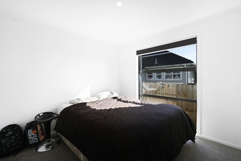 Photo of property in 1/2 Searancke Place, Fairfield, Hamilton, 3214