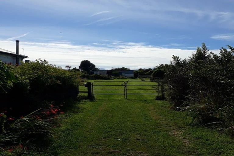 Photo of property in 107 Domett Street, Westport, 7825